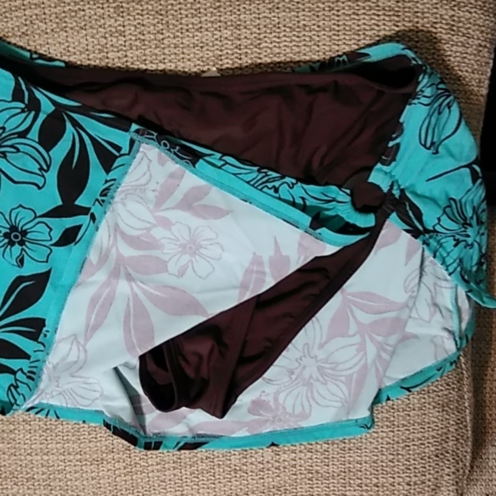 Bathing suit - Picture 3 of 4